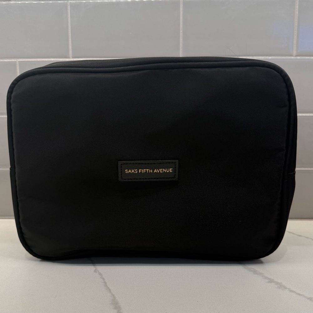 Saks Fifth Avenue Black Women’s or Men's Travel Toiletry Bag NEW WITH TAGS